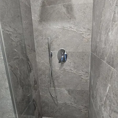 Apartment New Modern At Relux - Free Garage Tirana
