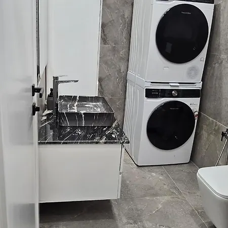 Apartment New Modern At Relux - Free Garage